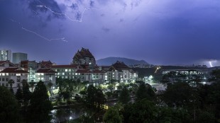 雷鸣