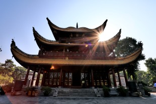 晴访岳阳楼