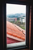 课间的窗外