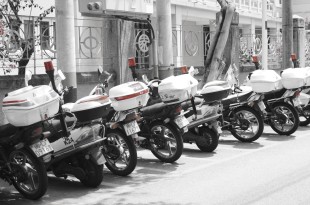 警车