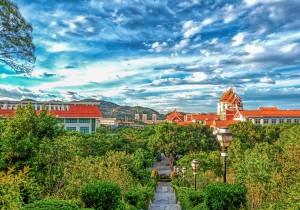 南天门下的“嘉园”