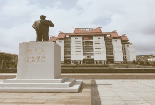 转 瞬