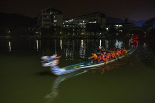 栖霞湖龙影